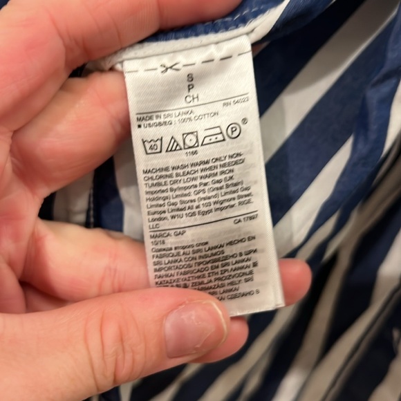 GAP “The Classic Shirt” - Picture 5 of 5